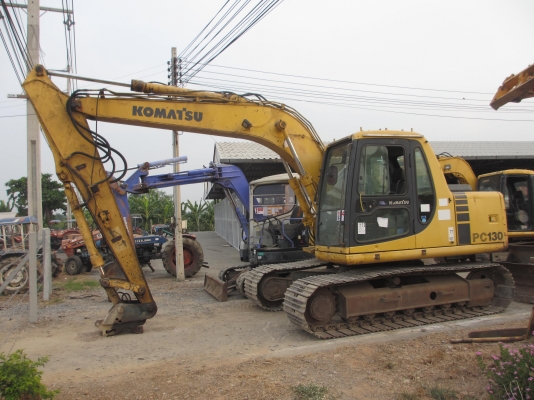 สภาพ 95 \% KOMATSU PC130-6  เก่านอก เอวแน่น ปั็มแรง สภาพพร้อมใช้ สุดๆเอาไปแบ่งกันใช้ได้เลยครับ  แทรกกว้าง เดินไว