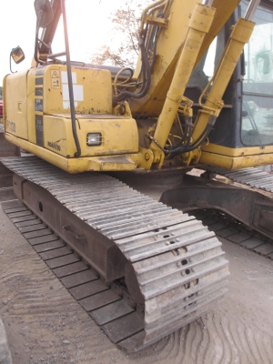 สภาพ 95 \% KOMATSU PC130-6  เก่านอก เอวแน่น ปั็มแรง สภาพพร้อมใช้ สุดๆเอาไปแบ่งกันใช้ได้เลยครับ  แทรกกว้าง เดินไว