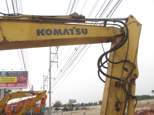 สภาพ 95 \% KOMATSU PC130-6  เก่านอก เอวแน่น ปั็มแรง สภาพพร้อมใช้ สุดๆเอาไปแบ่งกันใช้ได้เลยครับ  แทรกกว้าง เดินไว