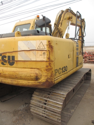 สภาพ 95 \% KOMATSU PC130-6  เก่านอก เอวแน่น ปั็มแรง สภาพพร้อมใช้ สุดๆเอาไปแบ่งกันใช้ได้เลยครับ  แทรกกว้าง เดินไว