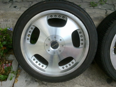 ล้อ18 5รู114พร้อมยาง 11000 ล้อ18 5รู114พร้อมยาง 11000