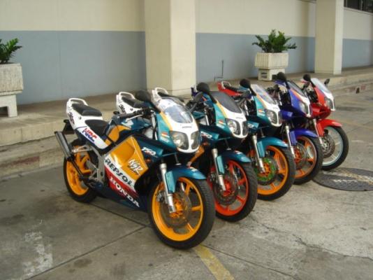 ขายด่วน NSR 150 SP PROARM 100\%  สวยมาก ทำสีใหม่ทั้งคัน 35000 บาท มีสี แดงขาว และ สีเขียวส้ม  สินค้า มีจำนวน จำกัด