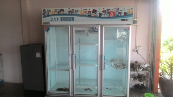 ขายตู้แช่ 3 บาน พร้อมใช้  22000 บาท สอบถามทีเบอร์ วันทูคอล 098 668-3479 dtac 094 283-936 สิทธิ์ค้บ