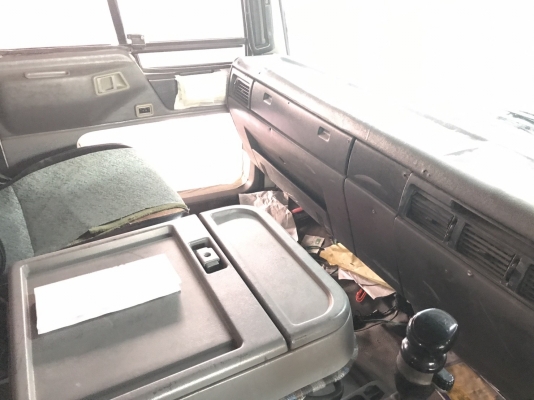 หัวลาก HINO รุ่น FM1JKNA 245 แรงม้า ปีจดทะเบียน 2546พร้อมหาง รุ่น VHT-TST1250M ปีจดทะเบียน 2546