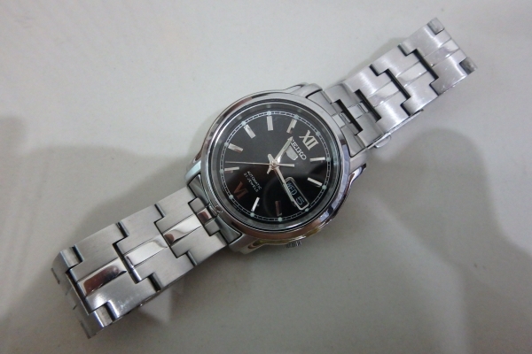 นาฬิกา Seiko Auto ระบบออโต้ หลังเปลือย ชาย เรือนเงิน สภาพใหม่ เดินปกติ ส่งฟรี