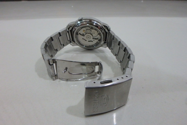 นาฬิกา Seiko Auto ระบบออโต้ หลังเปลือย ชาย เรือนเงิน สภาพใหม่ เดินปกติ ส่งฟรี