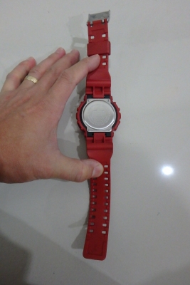 CASIO G-shock รุ่น GA-100B สีแดง ของแท้ สภาพใหม่ มีกล่อง ส่งฟรี