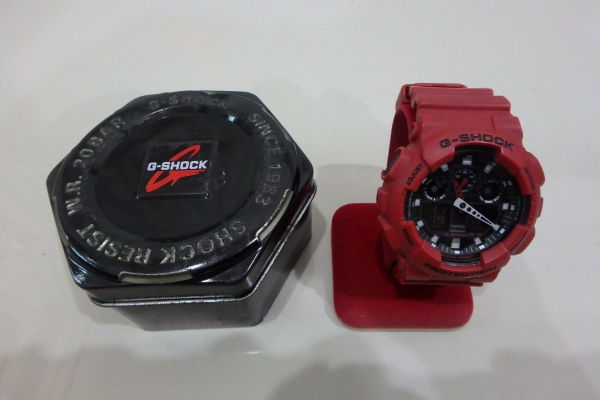 CASIO G-shock รุ่น GA-100B สีแดง ของแท้ สภาพใหม่ มีกล่อง ส่งฟรี