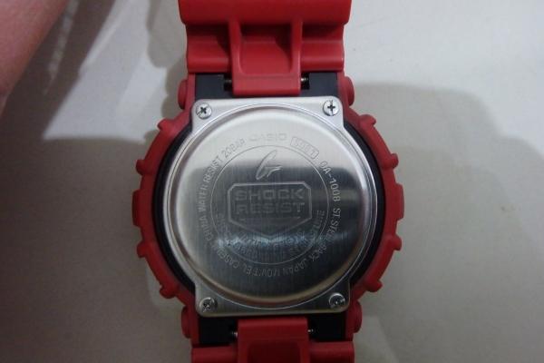 CASIO G-shock รุ่น GA-100B สีแดง ของแท้ สภาพใหม่ มีกล่อง ส่งฟรี