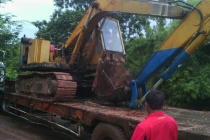 ขาย 195,000 บาท KOMATSU PC120-2 เครื่อง 6BB1-145 แรง โช้หนา เอวแน่น เอกสารชื้อขาย  รถอยู่ จ.นครพนม โทร&amp;ไอดีไลน์ 0610710295