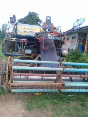 ขายรถเกี่ยวข้าวรองกระสอบ เครื่องอีซูซุ6HE1 195ปั๊ม22ติดใช้งานได้
