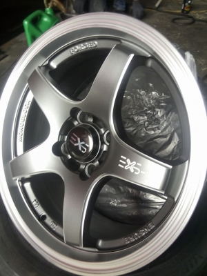 ล้อใหม่สีเทากัลขอบเงา ก้านกลึงแนวล้อเวล ขอบ 15 กว้าง 7 ออฟ 38 ล้อใหม่สีเทากัลขอบเงา ก้านกลึงแนวล้อเวล ขอบ 15 กว้าง 7 ออฟ 38