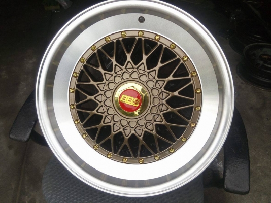 ลดราคา ล้อใหม่ BBS ขอบ17 กว้าง 8 ใส่รถ 5 รู 100 และ 114 ราคา 12500 บาท