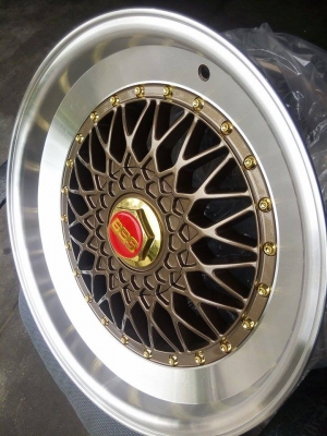 ลดราคา ล้อใหม่ BBS ขอบ17 กว้าง 8 ใส่รถ 5 รู 100 และ 114 ราคา 12500 บาท