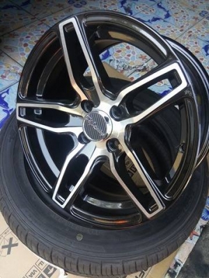 แม็กใหม่ สีดำหน้าเงา ขอบ 15 กว้าง 7 ราคา 7900 บาท แม็กใหม่ สีดำหน้าเงา ขอบ 15 กว้าง 7 ราคา 7900 บาท