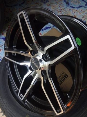 แม็กใหม่ สีดำหน้าเงา ขอบ 15 กว้าง 7 ราคา 7900 บาท แม็กใหม่ สีดำหน้าเงา ขอบ 15 กว้าง 7 ราคา 7900 บาท