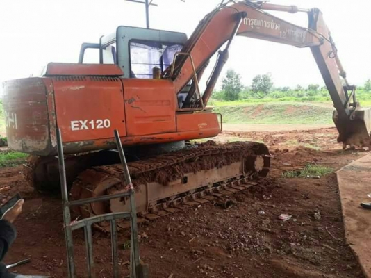 ขายแบ็คโฮHITACHI EX120-1 เครื่องปั้มดี ช่วงล่างดีอยู่จ.เลย ราคา330,000บ. สนใจ 08356101591 หรือ 0903494058