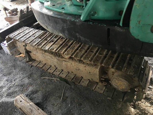 KOMATSU PC 27R-8  เครื่องดี ปั้มแรง โช่หนา เอวแน่น เอกสารสัญญาซื้อขาย ราคา 235,000  รถอยู่ จ.สุพรรณบุรี  Tel 0927459124