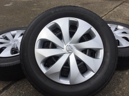 ขายล้อกะทะ ขอบ14 TOYOTA YARIS พร้อมยาง FIRESTONE F01 175-65-14 ปี14 ดอกเต็ม ชุดละ 2,900 บาท