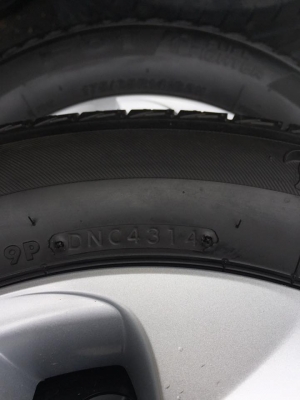 ขายล้อกะทะ ขอบ14 TOYOTA YARIS พร้อมยาง FIRESTONE F01 175-65-14 ปี14 ดอกเต็ม ชุดละ 2,900 บาท