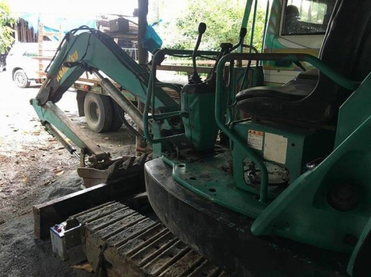 ขาย 235,,000 KOMATSU PC 27R-8  เครื่องดี ปั้มแรง โช่หนา เอวแน่น  รถอยู่ จ.สุพรรณบุรี 090-772-3710 090-772-3708