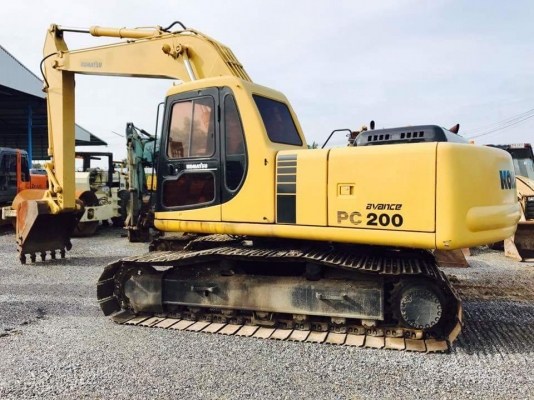 ขาย KOMATSU PC200-6E  ไฟฟ้าครบ เครื่องคัมมิ้น เอกสารชื้อขาย รถพร้อมใช้งาน... ราคา 880,000บาท 0927459124