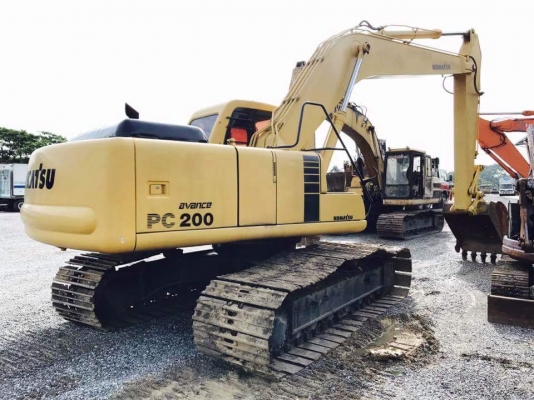ขาย KOMATSU PC200-6E  ไฟฟ้าครบ เครื่องคัมมิ้น เอกสารชื้อขาย รถพร้อมใช้งาน... ราคา 880,000บาท 0927459124