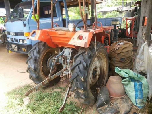 ขายตามสภาพ รถไถ คูโบต้า 22 แรง โฟวิน มีผาลหลัง ลดเหลือ 65000 ขายตามสภาพ รถไถ คูโบต้า 22 แรง โฟวิน มีผาลหลัง ลดเหลือ 65000