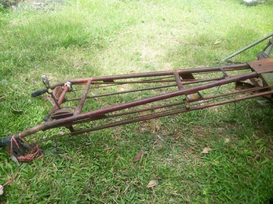 ขายตามสภาพ โครงรถไถ มีเกียร์ 123 เดินหน้าถอยหลังได้