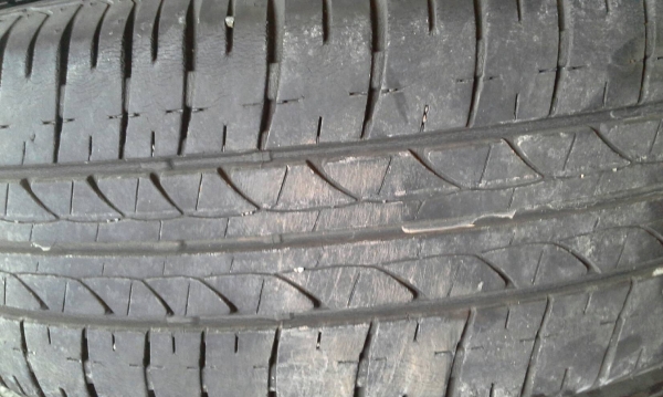 185/65R15  BRIDGESTONE B250 ชุด 4 เส้น  tel. 081-427-3941