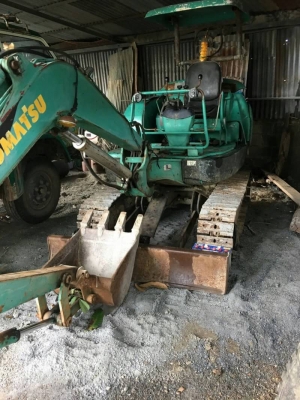 KOMATSU  PC 27R-8