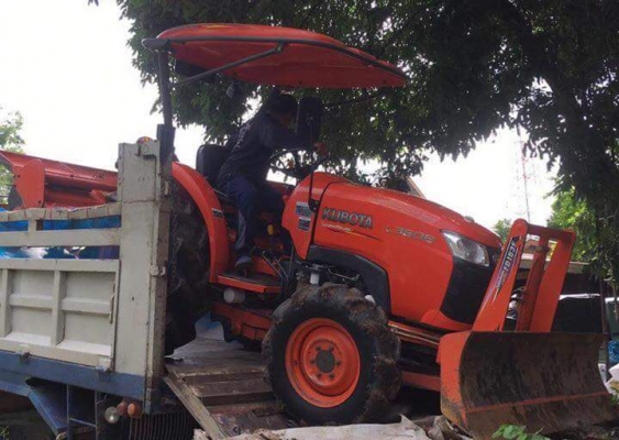 รถเข้าใหม่#ปัญญาแทรคเตอร์..จัดมาให้ครับ ด่วน 290,000 บาท.คูโบต้าL3608 ใบมีดคานล่าง พร้อม ผานพรวน6&times;22  รถไร่ สีเดิมๆสภาพพร้อมใช้