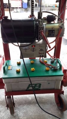 สแตกเกอร์ยกถัง 200 ลิตรระบบไฟฟ้า 12v