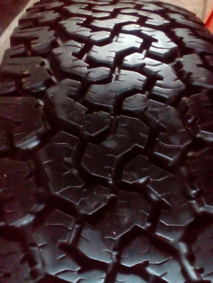 315/70R17   BF Goodrich  All-Terrain T/A  ชุด 4 เส้น สวย หนา ไม่มีปะ ไม่กินข้าง  tel.081-427-3941