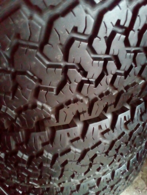 315/70R17   BF Goodrich  All-Terrain T/A  ชุด 4 เส้น สวย หนา ไม่มีปะ ไม่กินข้าง  tel.081-427-3941