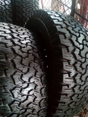 315/70R17   BF Goodrich  All-Terrain T/A  ชุด 4 เส้น สวย หนา ไม่มีปะ ไม่กินข้าง  tel.081-427-3941