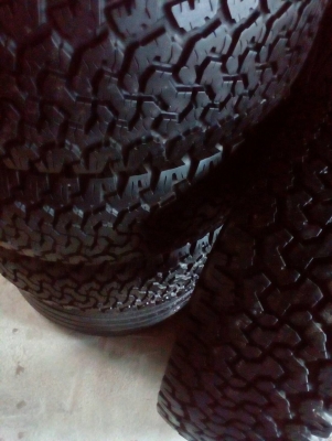 315/70R17   BF Goodrich  All-Terrain T/A  ชุด 4 เส้น สวย หนา ไม่มีปะ ไม่กินข้าง  tel.081-427-3941