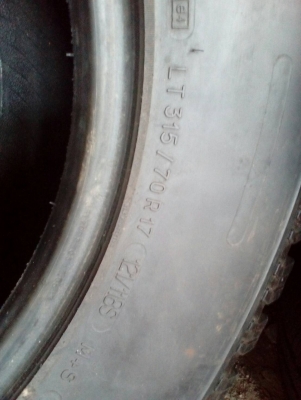 315/70R17   BF Goodrich  All-Terrain T/A  ชุด 4 เส้น สวย หนา ไม่มีปะ ไม่กินข้าง  tel.081-427-3941