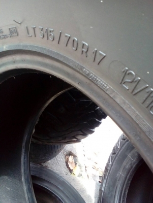 315/70R17   BF Goodrich  All-Terrain T/A  ชุด 4 เส้น สวย หนา ไม่มีปะ ไม่กินข้าง  tel.081-427-3941