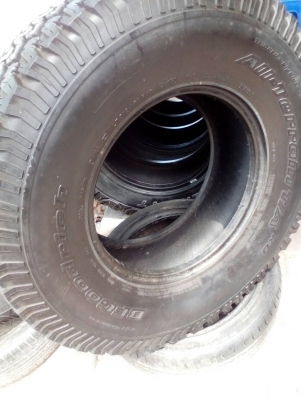 315/70R17   BF Goodrich  All-Terrain T/A  ชุด 4 เส้น สวย หนา ไม่มีปะ ไม่กินข้าง  tel.081-427-3941