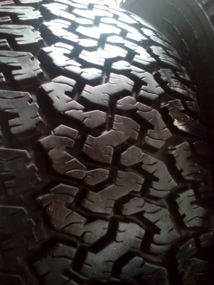 315/70R17   BF Goodrich  All-Terrain T/A  ชุด 4 เส้น สวย หนา ไม่มีปะ ไม่กินข้าง  tel.081-427-3941