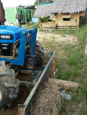 รถไถ NEW HOLLAND  4630  ,  2 เพลา.     สนใจติดต่อ  081 - 6079515
