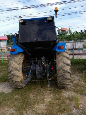 รถไถ NEW HOLLAND  4630  ,  2 เพลา.     สนใจติดต่อ  081 - 6079515