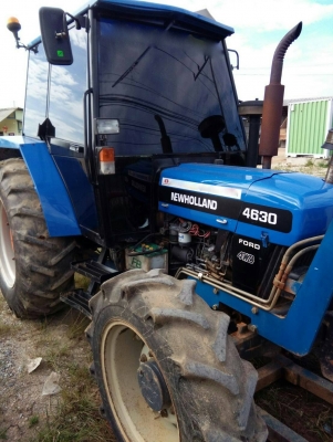 รถไถ NEW HOLLAND  4630  ,  2 เพลา.     สนใจติดต่อ  081 - 6079515