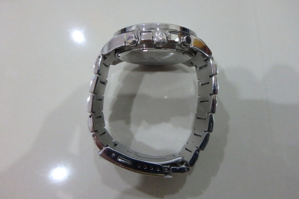 นาฬิกา Casio Edifice Chronograph รุ่น EFR-535 สภาพใหม่ ส่งฟรี