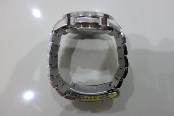 นาฬิกา Casio Edifice Chronograph รุ่น EFR-535 สภาพใหม่ ส่งฟรี