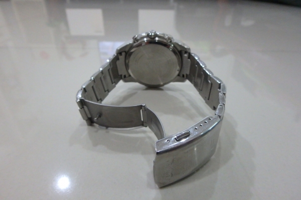 นาฬิกา Casio Edifice Chronograph รุ่น EFR-535 สภาพใหม่ ส่งฟรี