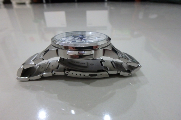 นาฬิกา Casio Edifice Chronograph รุ่น EFR-535 สภาพใหม่ ส่งฟรี