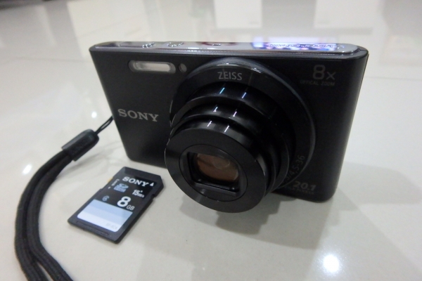 กล้อง SONY รุ่น DSC-W830 สีดำ 20.1 MP ซอง ที่ชาร์ท เมม 8 GB สภาพใหม่ ส่งฟรี
