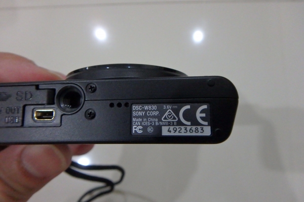 กล้อง SONY รุ่น DSC-W830 สีดำ 20.1 MP ซอง ที่ชาร์ท เมม 8 GB สภาพใหม่ ส่งฟรี